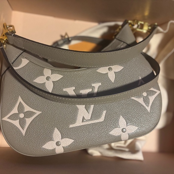 Louis Vuitton Bagatelle NM Beige Empreinte Monogram Giant Hobo Bag - Picture 2 of 8